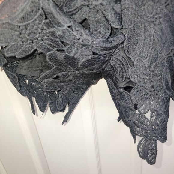 Xtaren black deep-v floral lace shorts romper size Small - Picture 6 of 9